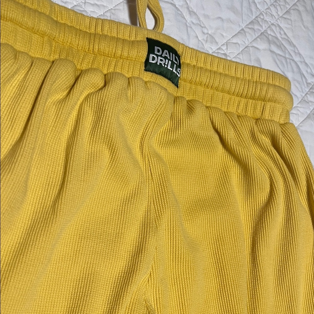 XS/S Daily Drills Thermal long sleeve top /pant SET in yellow - Picture 7 of 16
